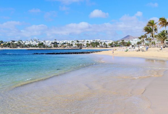 costa teguise beach