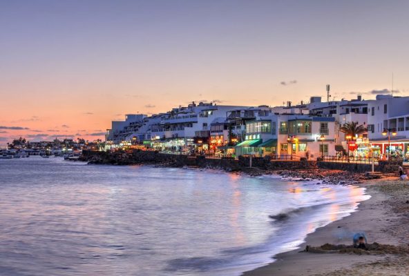 image of nightlife at playa blanca resort lanzarote